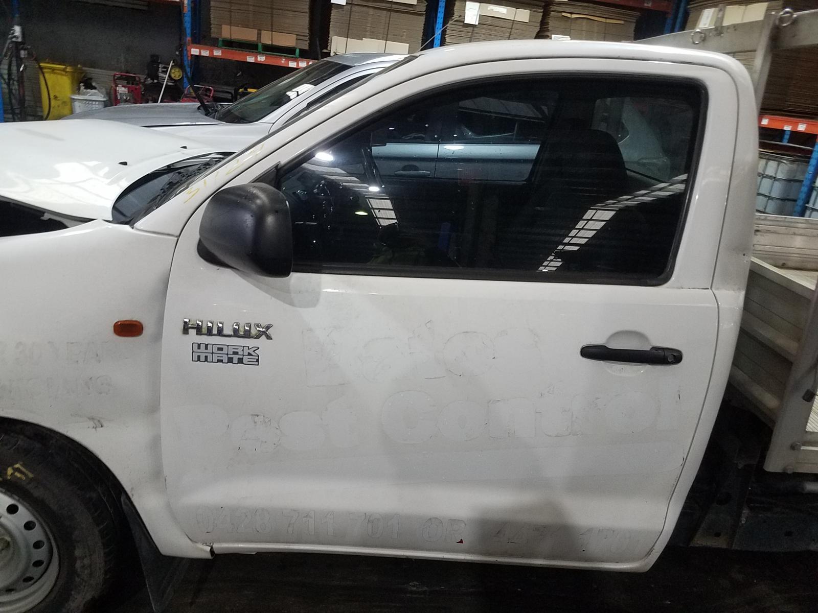 View Auto part Left Front Window Reg/Motor Toyota Hilux 2014