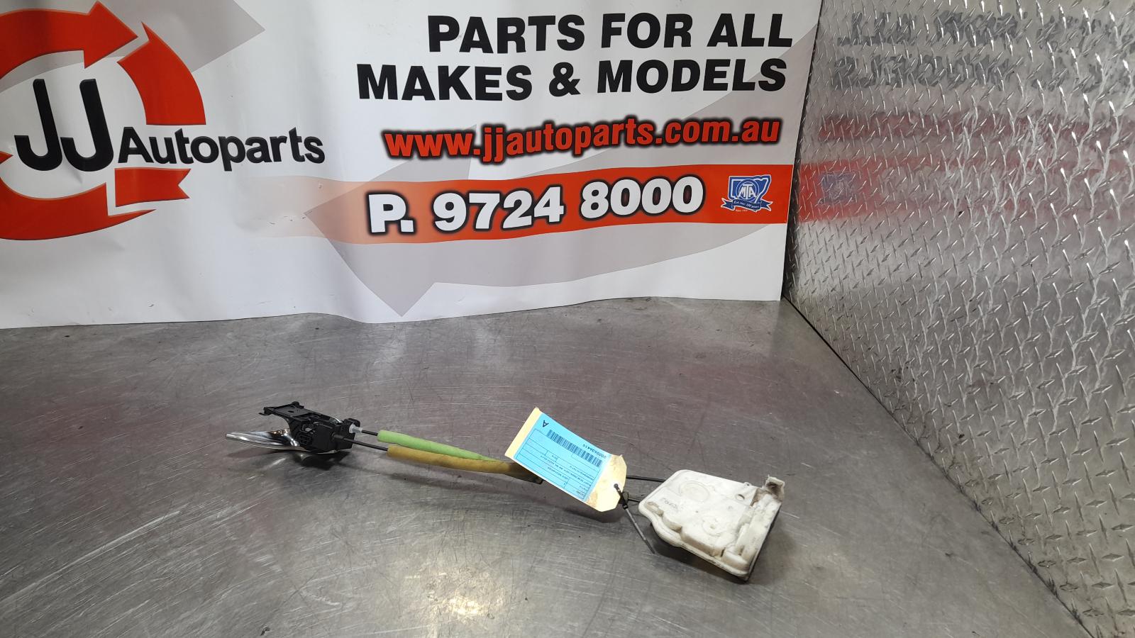 View Auto part Door/Boot/Gate Lock Mazda 3 2015