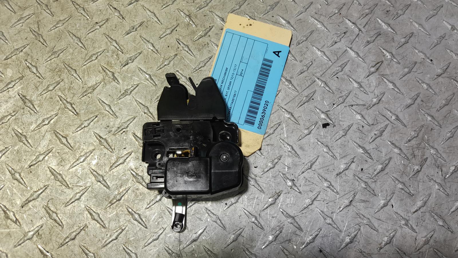 View Auto part Door/Boot/Gate Lock Nissan Pulsar 2014