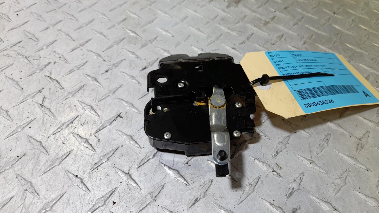 View Auto part Door/Boot/Gate Lock Nissan Pulsar 2013