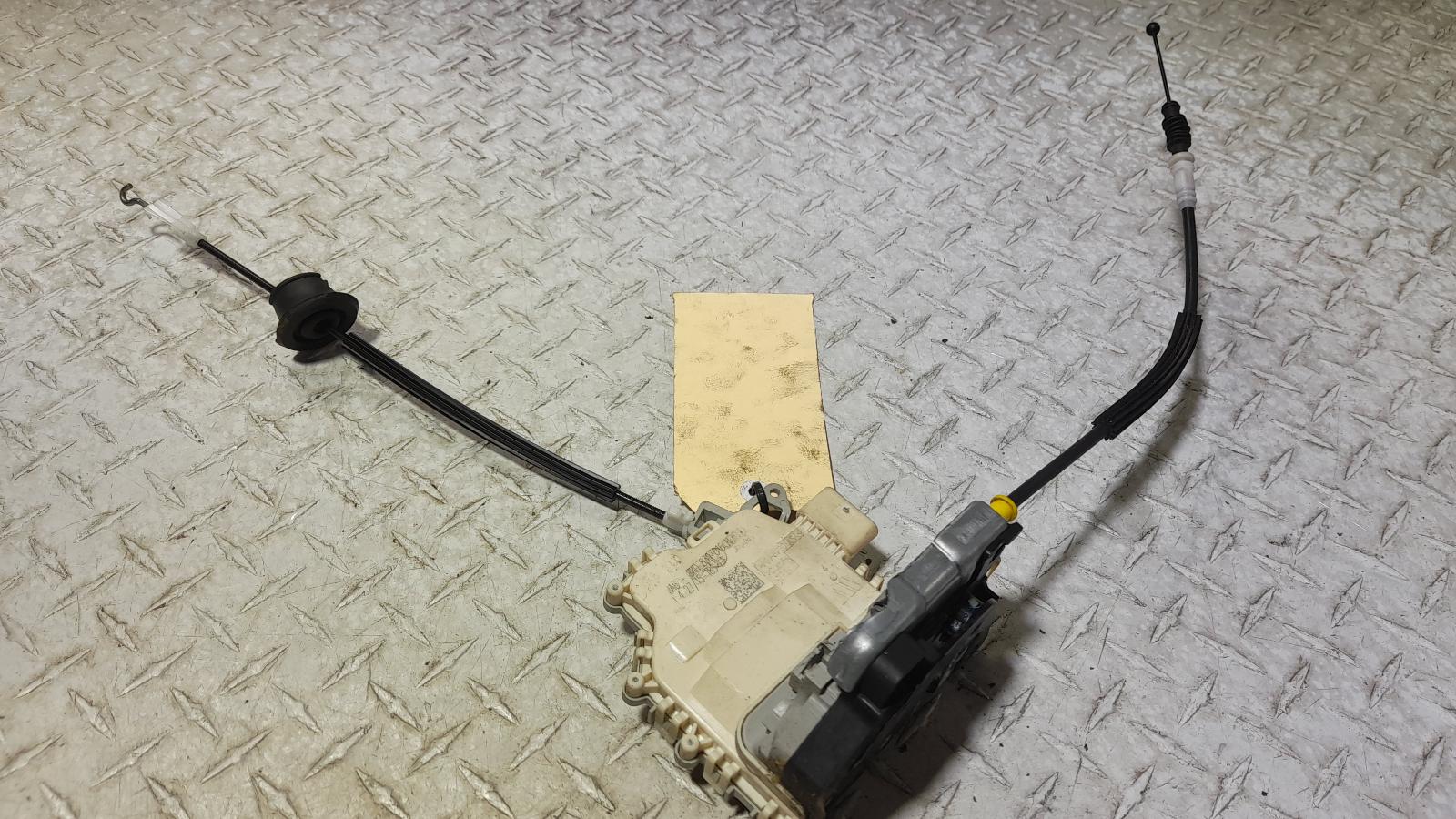 View Auto part Door/Boot/Gate Lock Audi A4 2015
