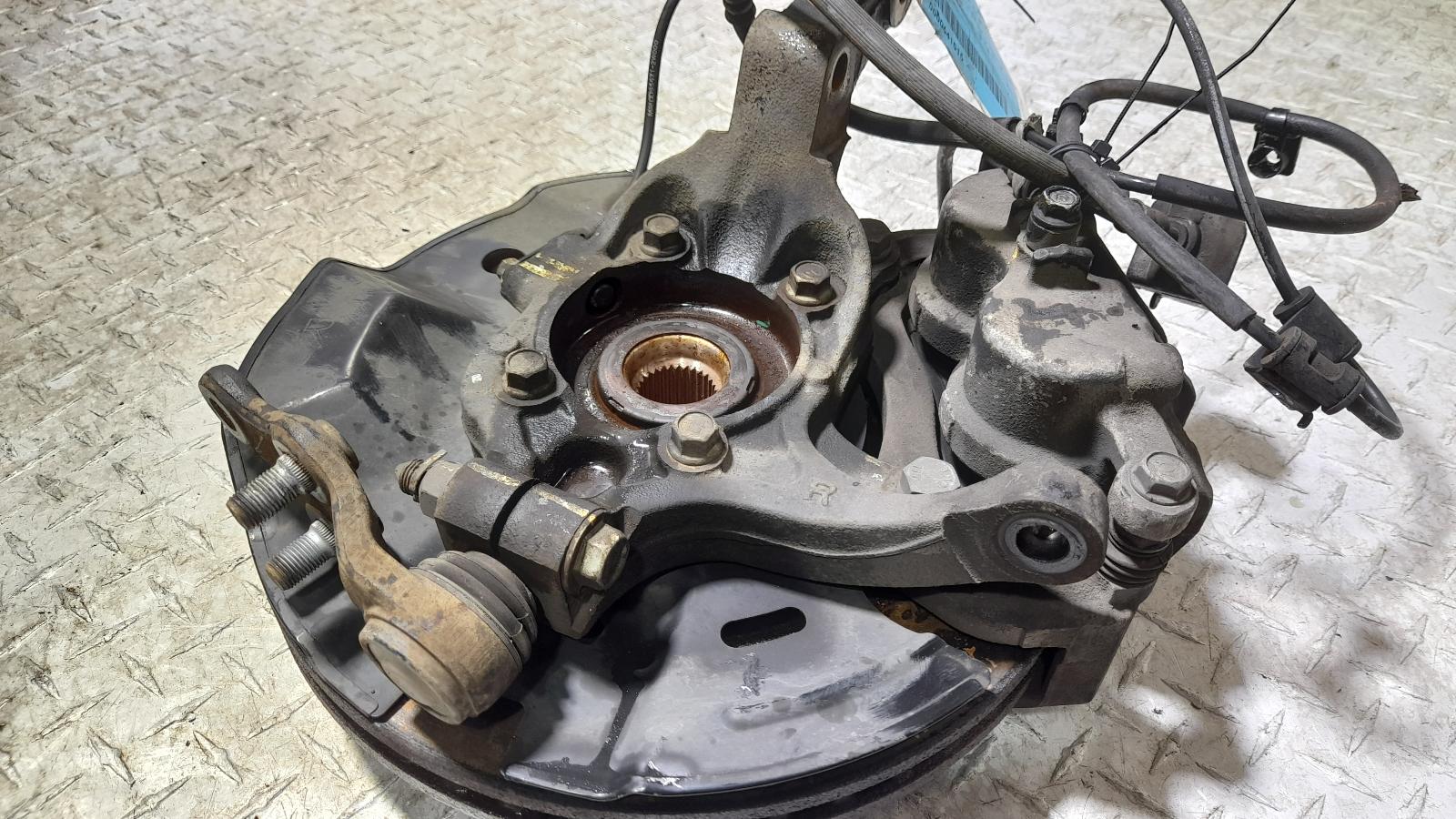 View Auto part Right Front Hub Assembly Hyundai Santa Fe 2013