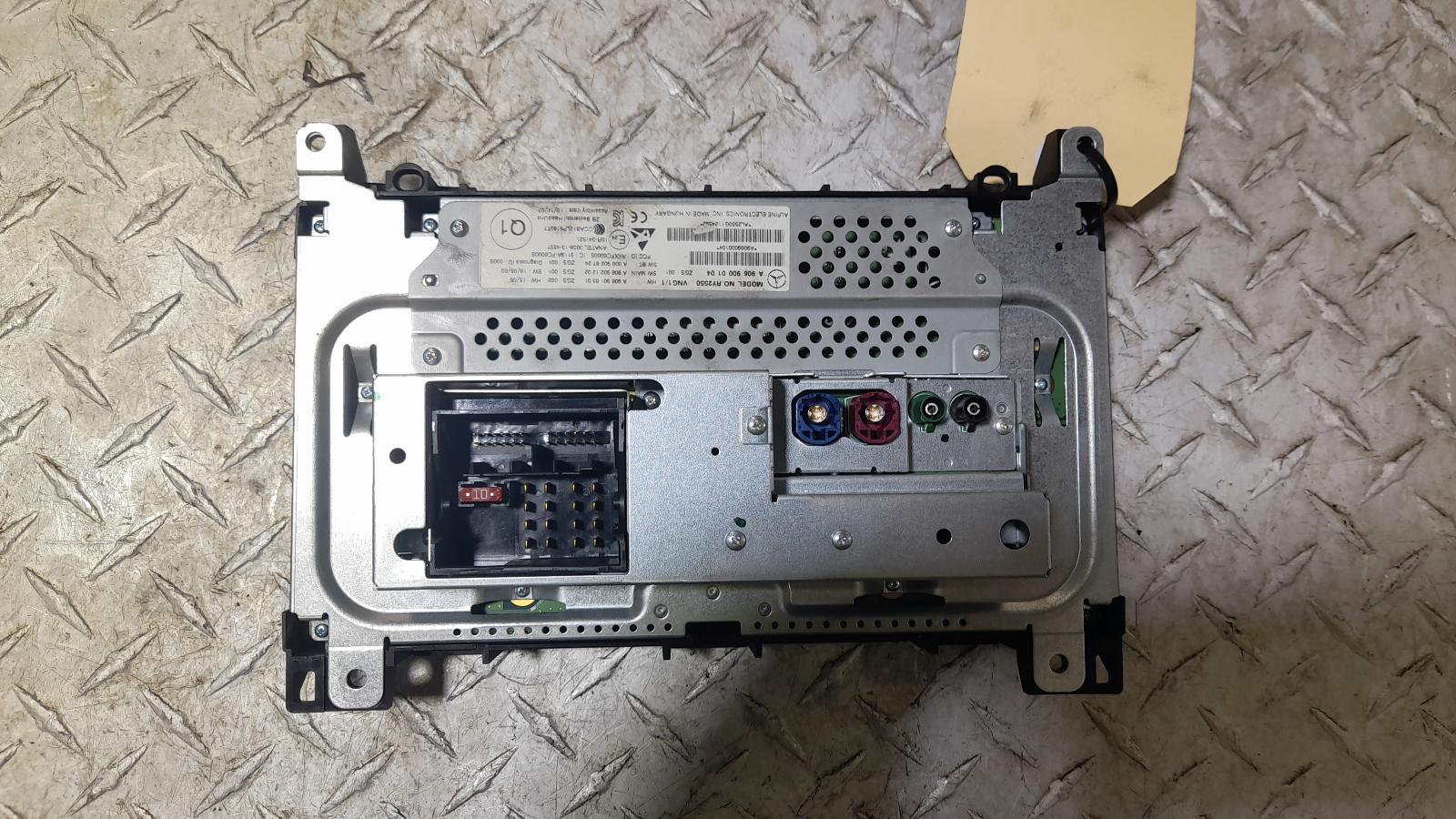 View Auto part Radio/Cd/Dvd/Sat/Tv Mercedes Sprinter 2016