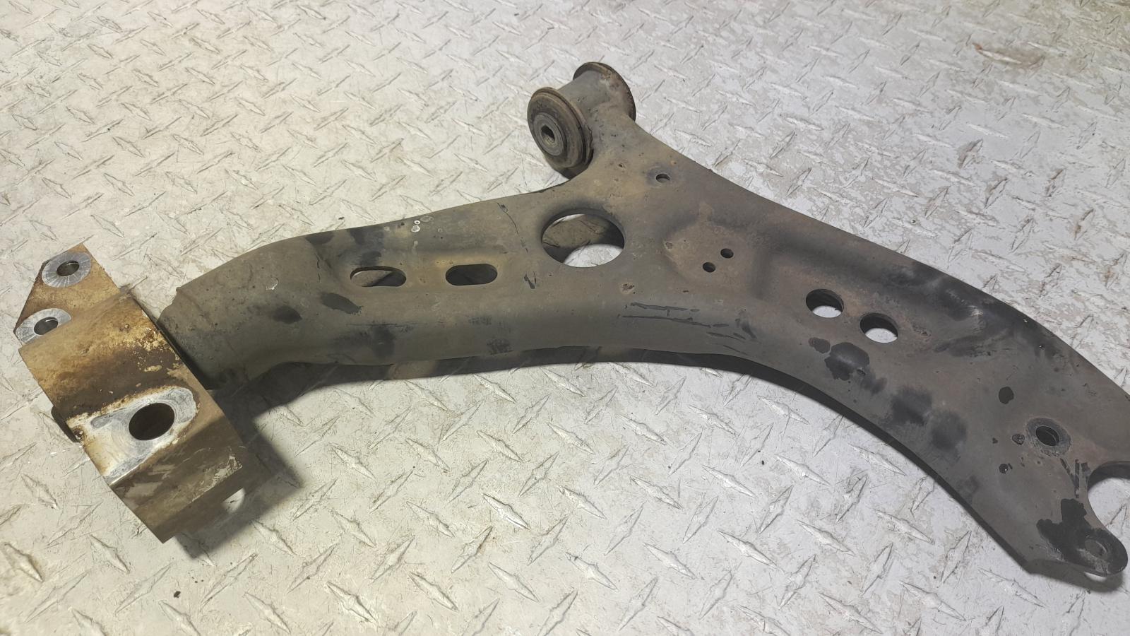 View Auto part Right Front Lower Control Arm Volkswagen Golf 2009