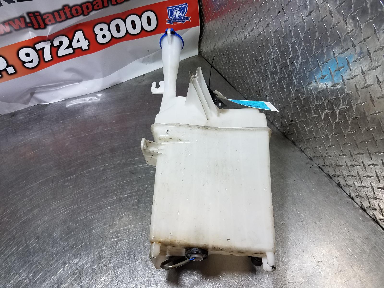 View Auto part Washer Bottle Hyundai I30 2016