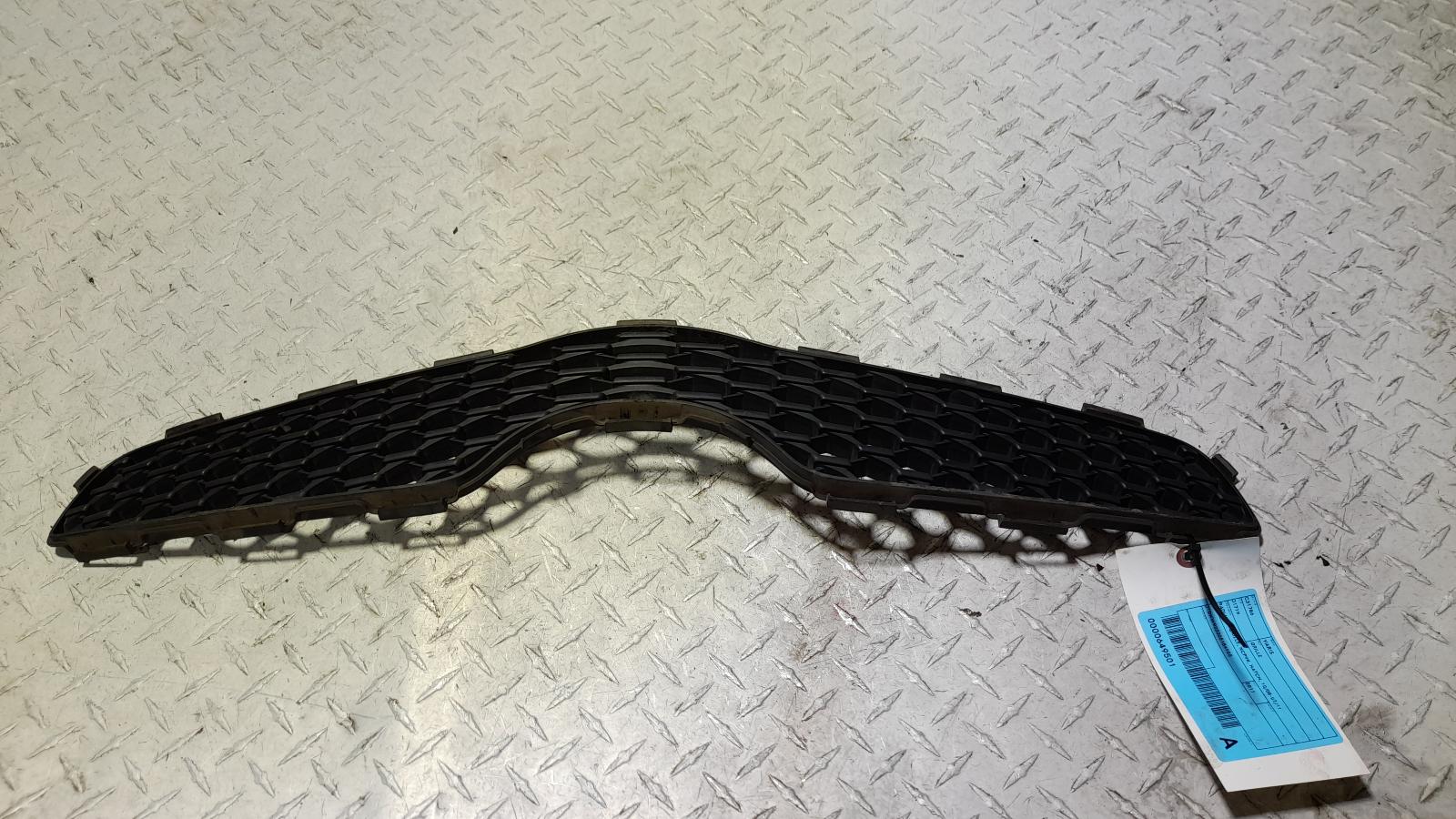 View Auto part Grille Toyota Yaris 2011