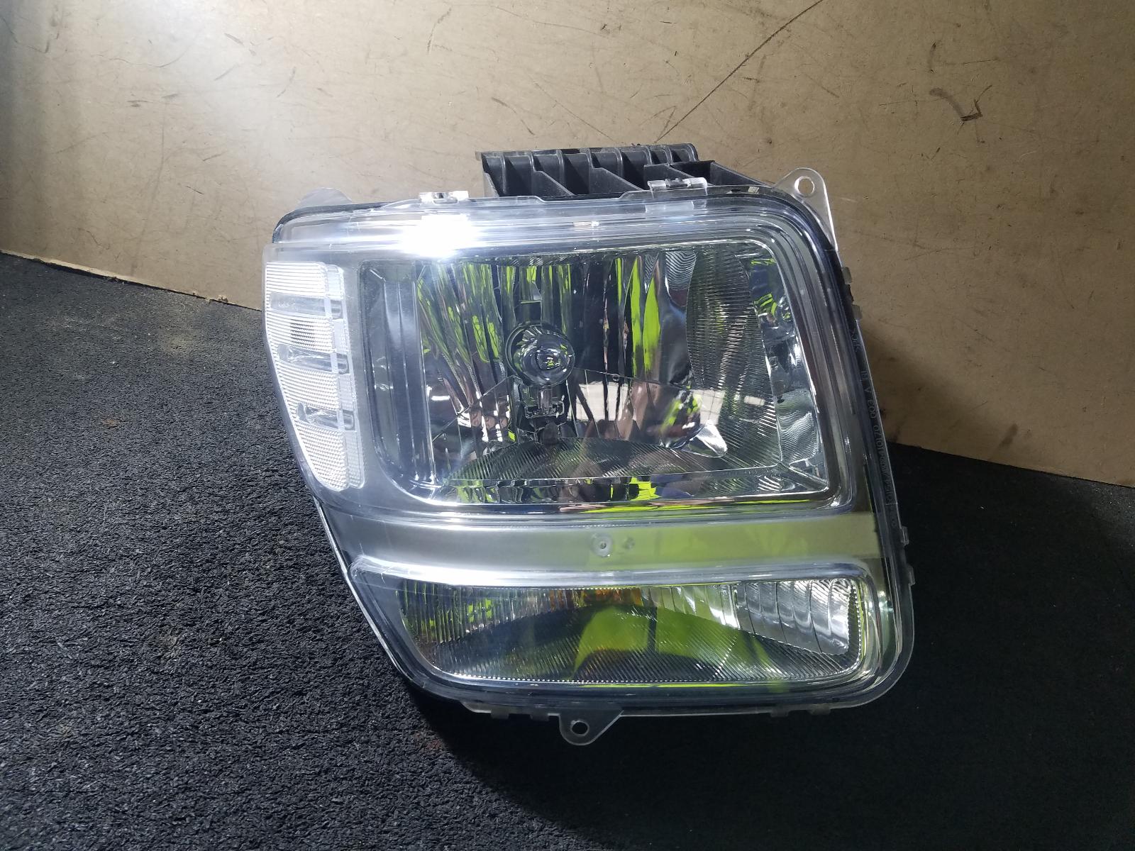 View Auto part Right Headlamp Dodge Nitro 2010