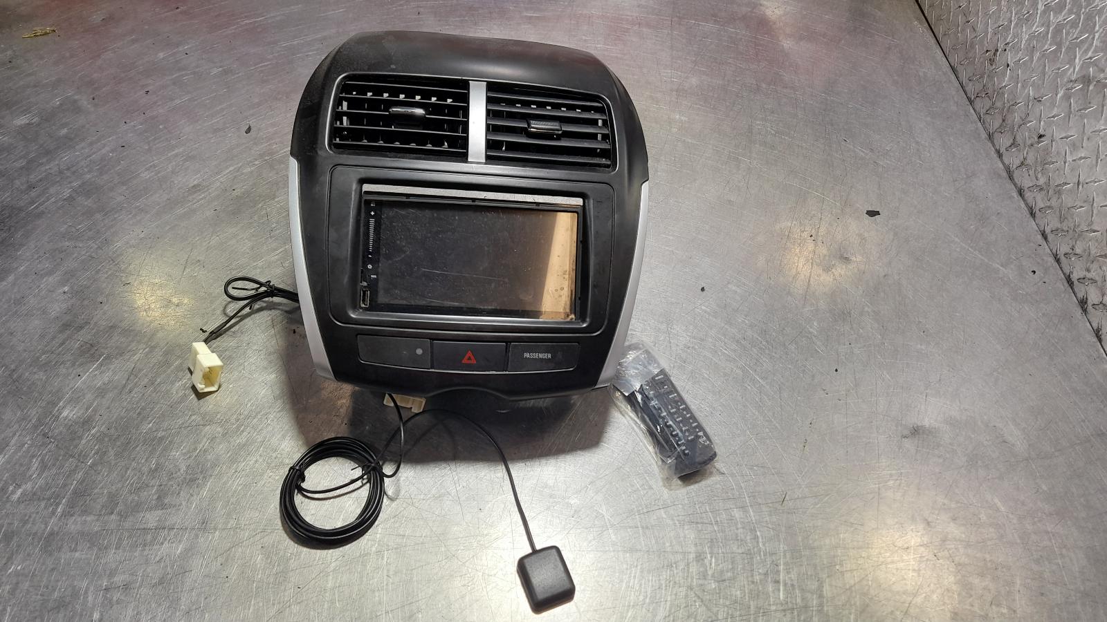 View Auto part Radio/Cd/Dvd/Sat/Tv Mitsubishi Asx 2010