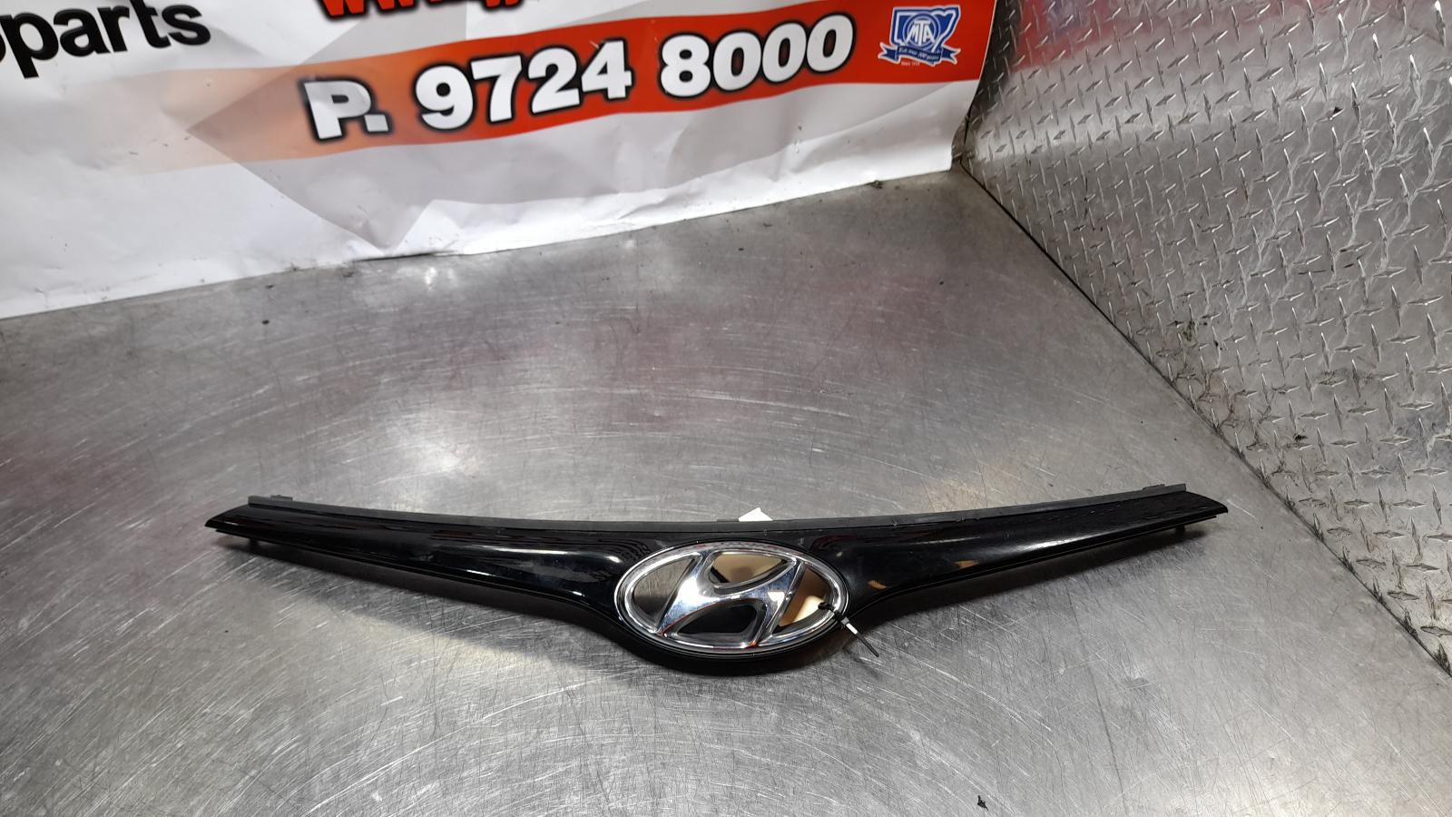 View Auto part Grille Hyundai I20 2014