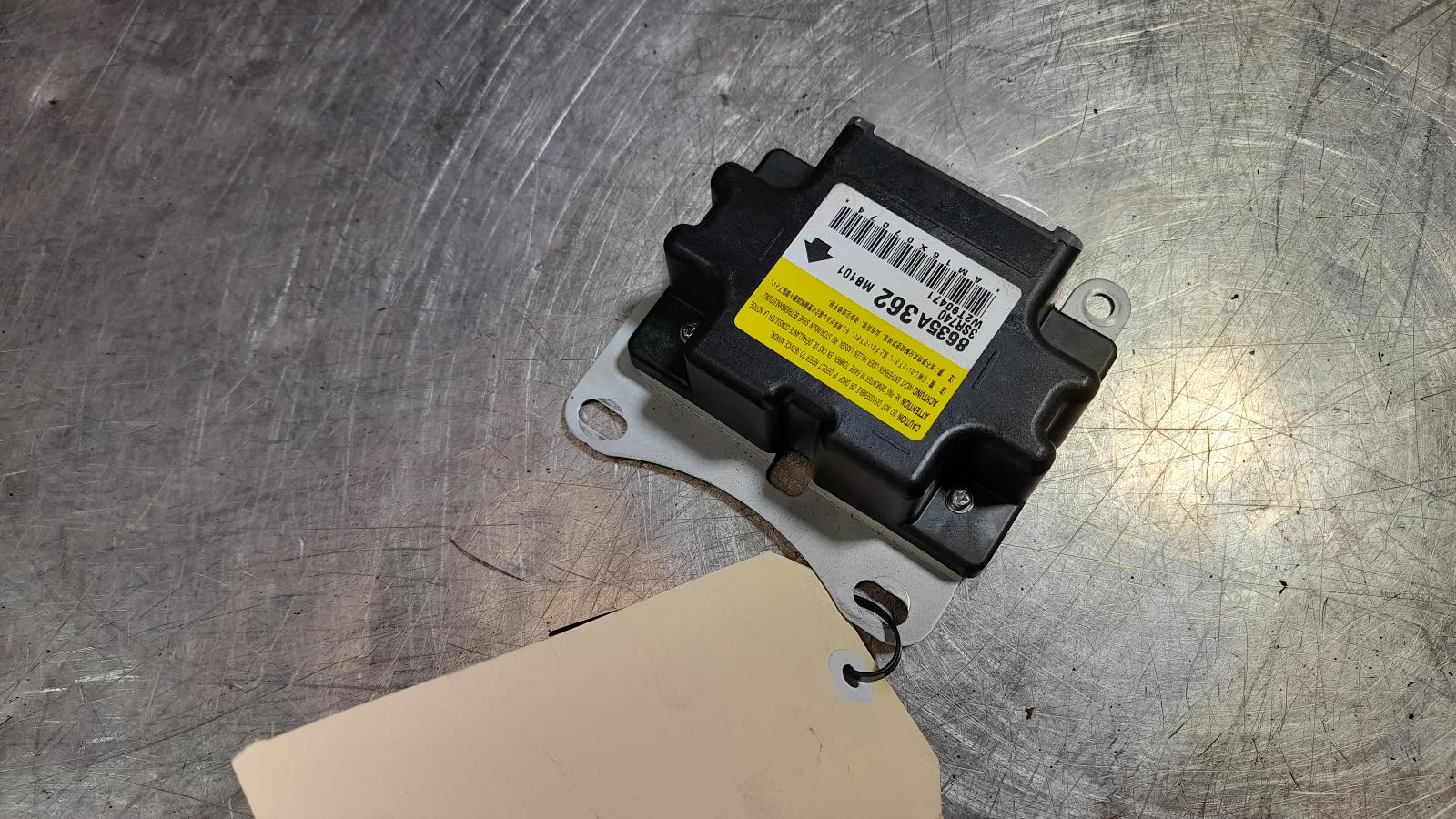 View Auto part Airbag Module/Sensor Mitsubishi Triton 2015