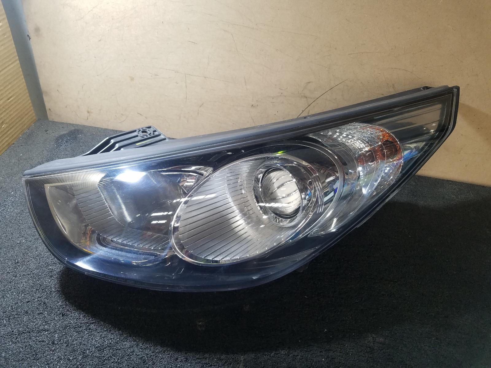 View Auto part Left Headlamp Hyundai Ix35 2012