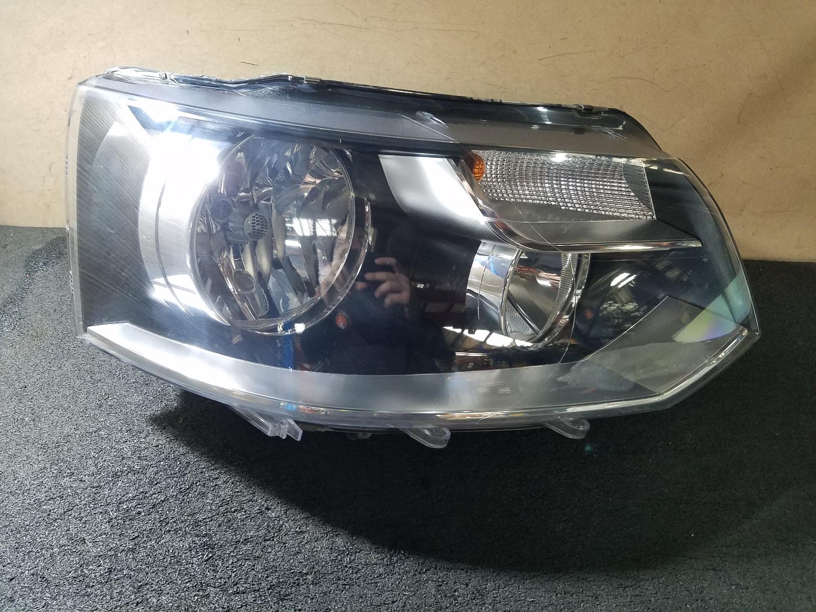 View Auto part Right Headlamp Volkswagen Transporter 2010