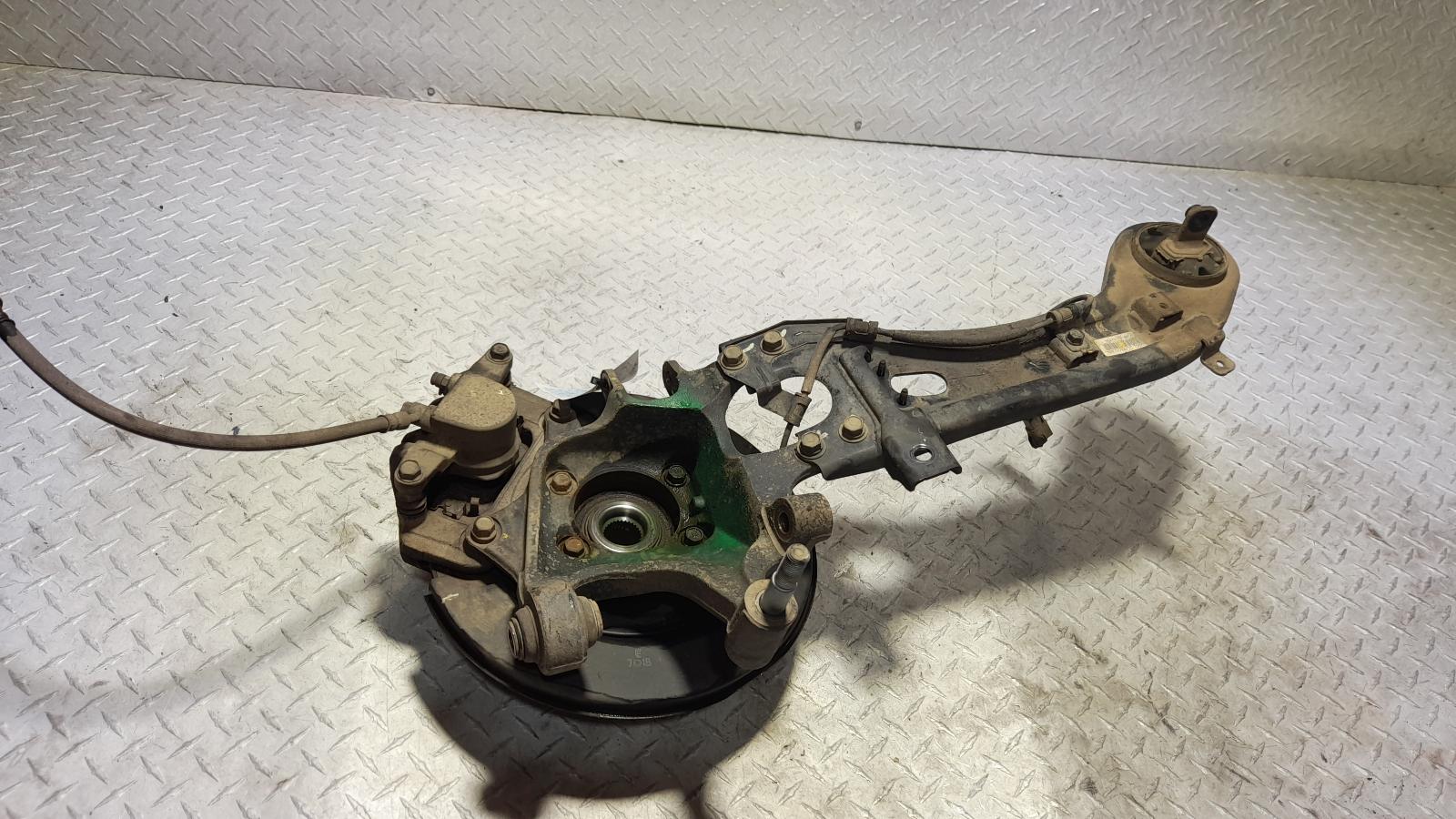View Auto part Left Rear Hub Assembly Hyundai Santa Fe 2014