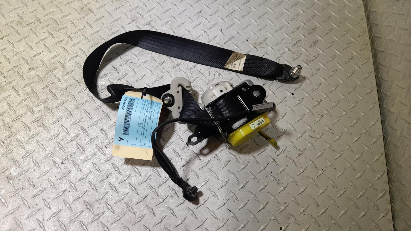 View Auto part Seatbelt/Stalk Mazda 3 2010