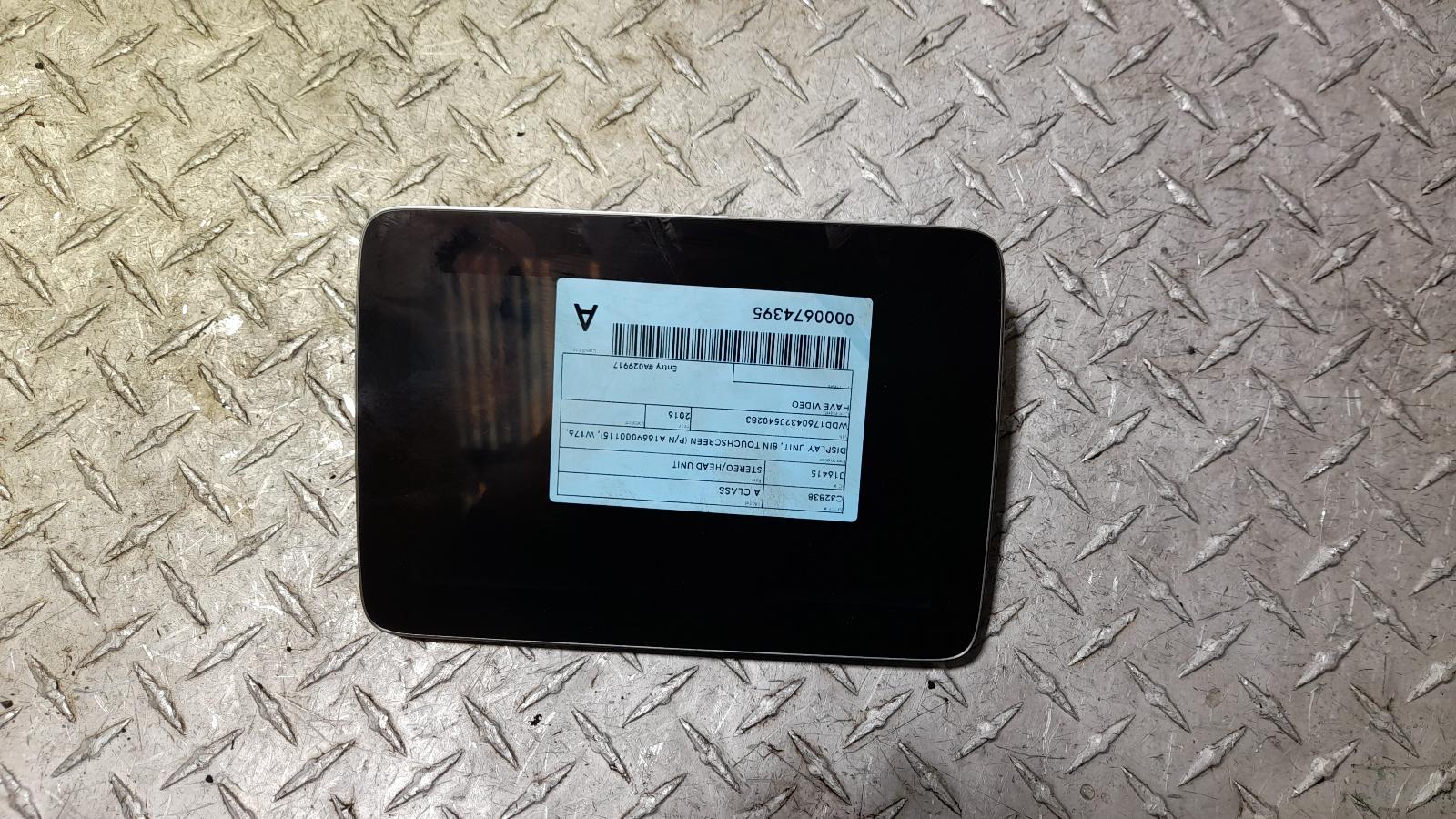 View Auto part Radio/Cd/Dvd/Sat/Tv Mercedes A Class 2016