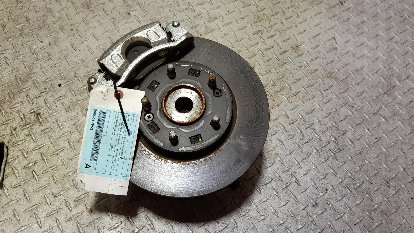 View Auto part Left Front Hub Assembly Hyundai I30 2020