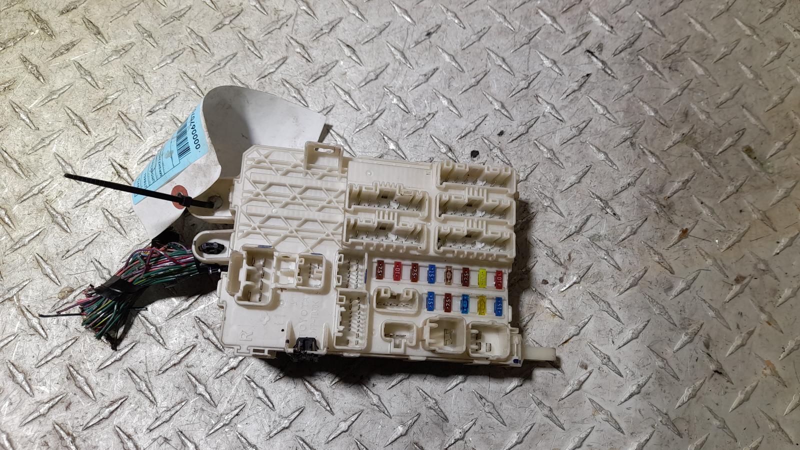 View Auto part Fuse Box Toyota Hilux 2010