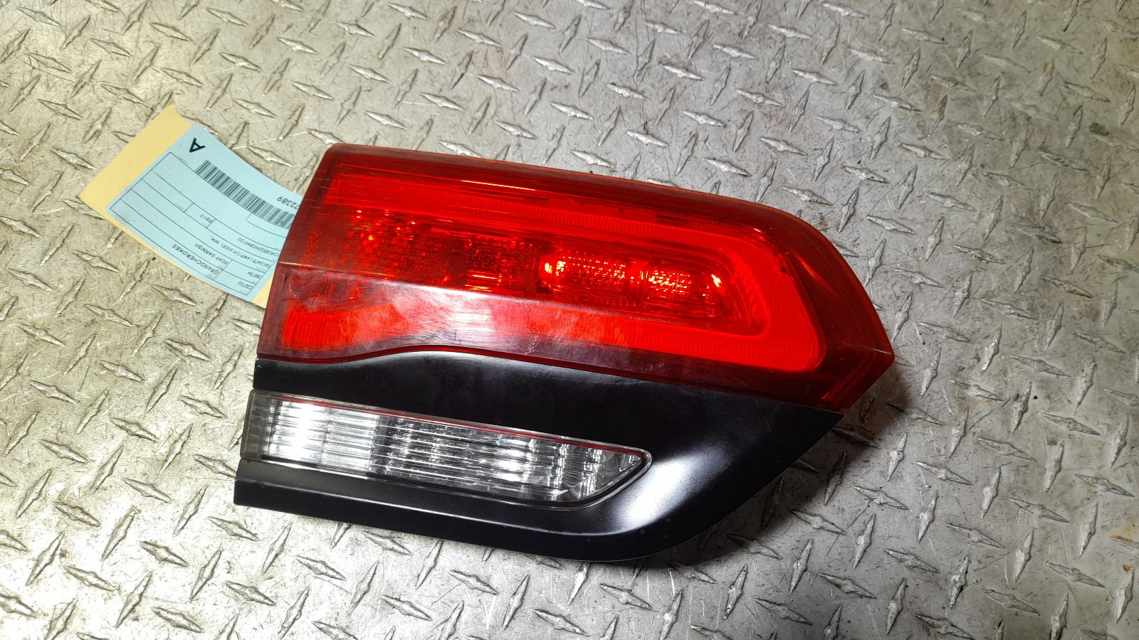 View Auto part Rear Garnish Jeep Grandcherokee 2017