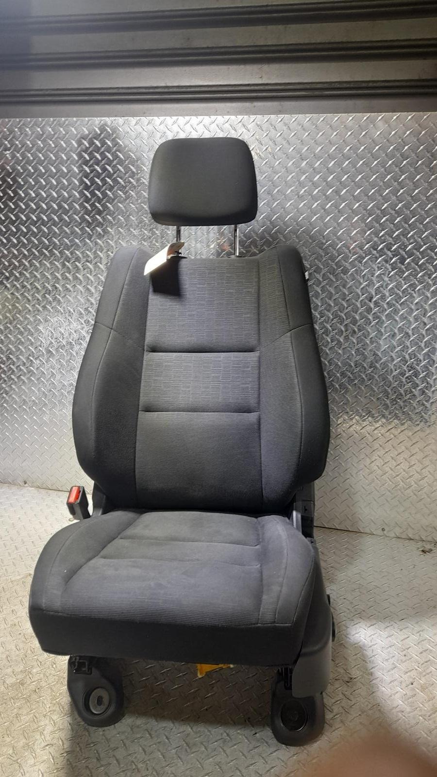 View Auto part Front Seat Jeep Grandcherokee 2017