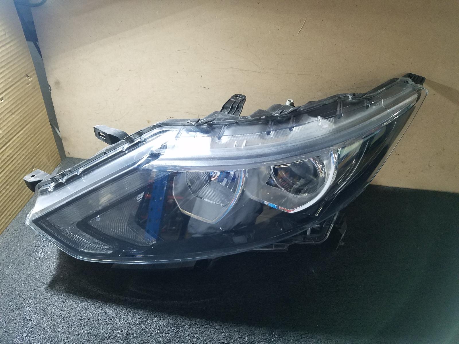 View Auto part Left Headlamp Nissan Qashqai 2015