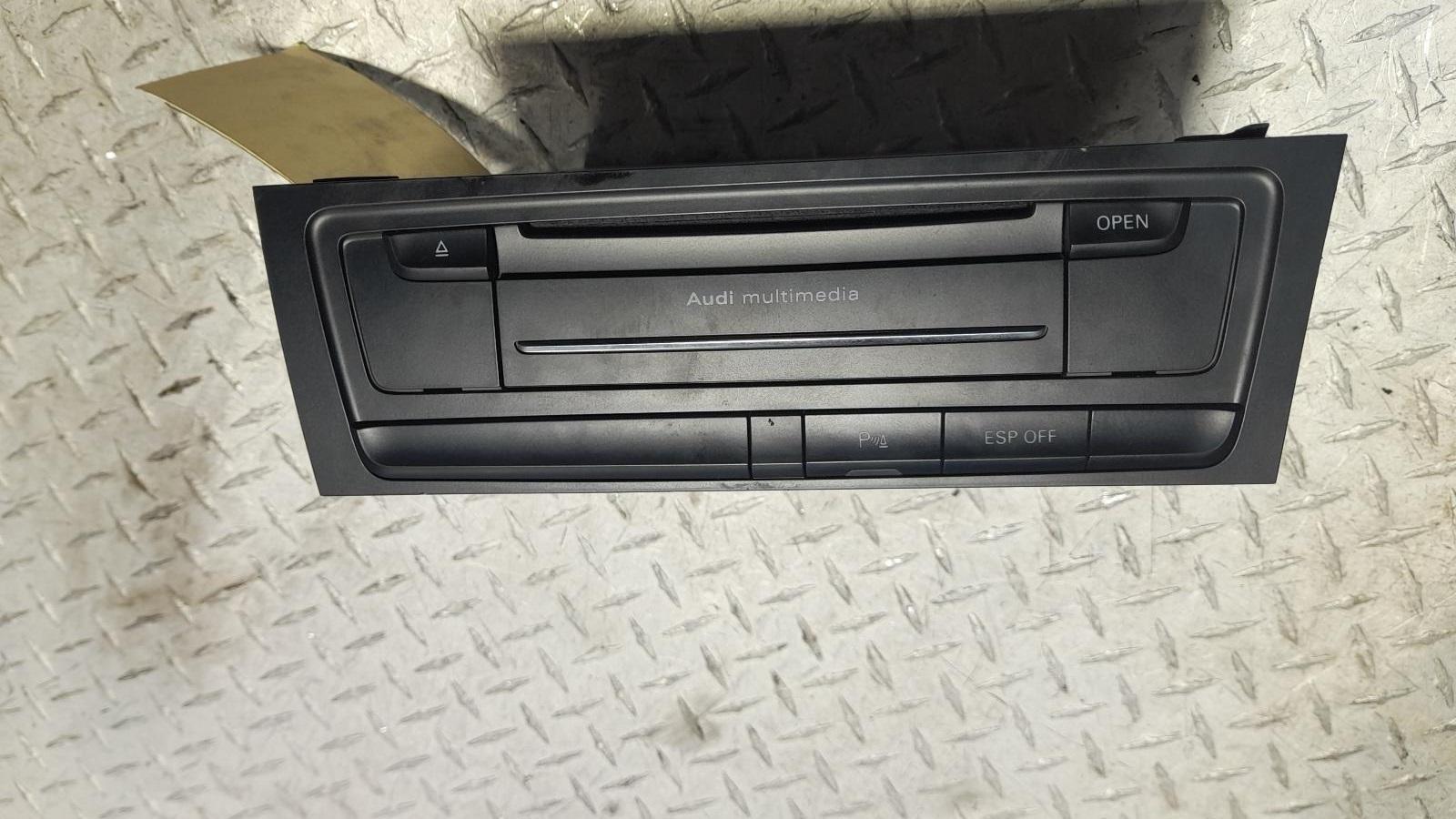 View Auto part Radio/Cd/Dvd/Sat/Tv Audi A4 2009