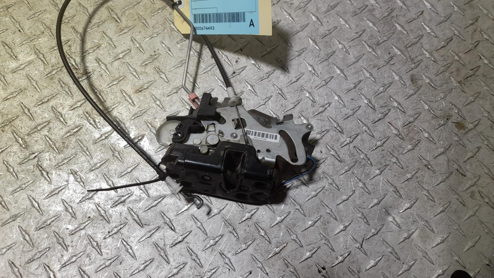 View Auto part Door/Boot/Gate Lock Mercedes Vito 2013