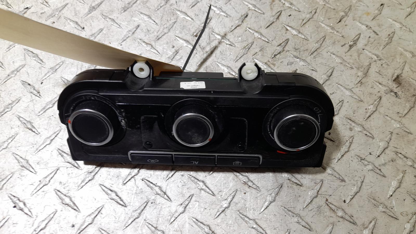 View Auto part Heater/Ac Controls Volkswagen Tiguan 2010