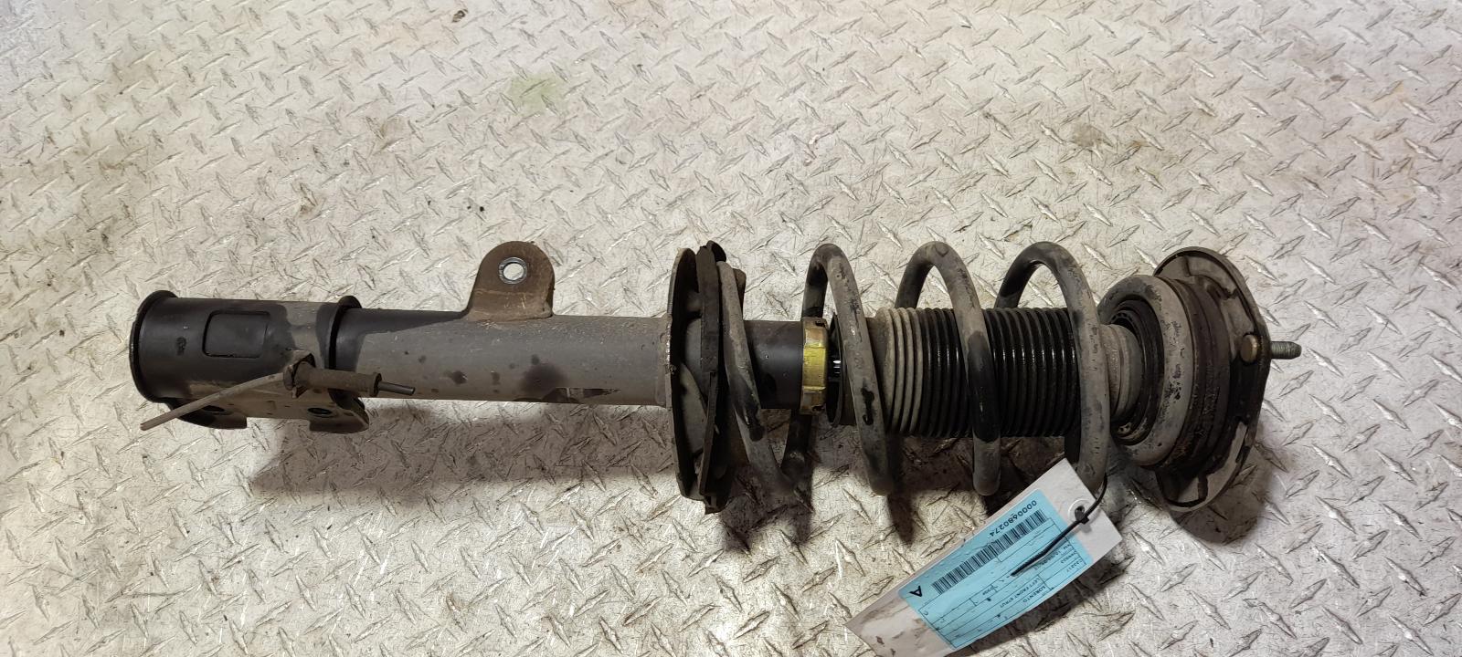 View Auto part Left Front Strut Kia Sorento 2009