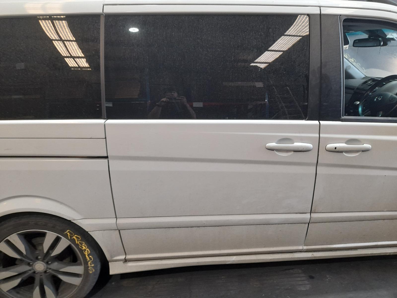 View Auto part Right Rear Door Window Mercedes Viano 2014