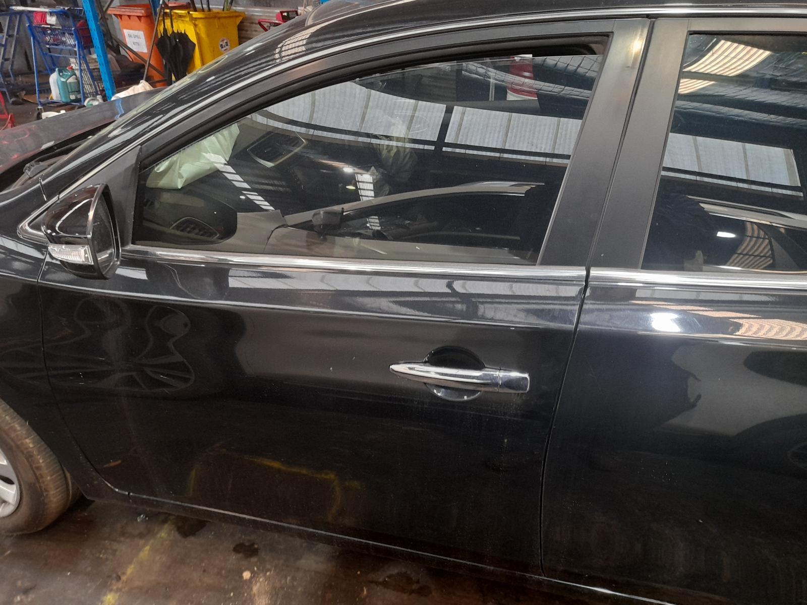 View Auto part Left Front Door Window Nissan Pulsar 2015