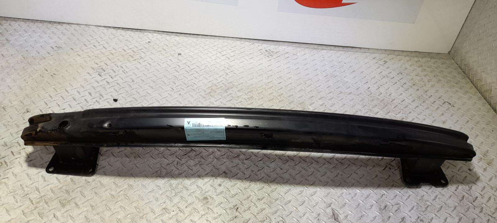 View Auto part R/Bar Bracket/Reinfo Volkswagen Passat 2010