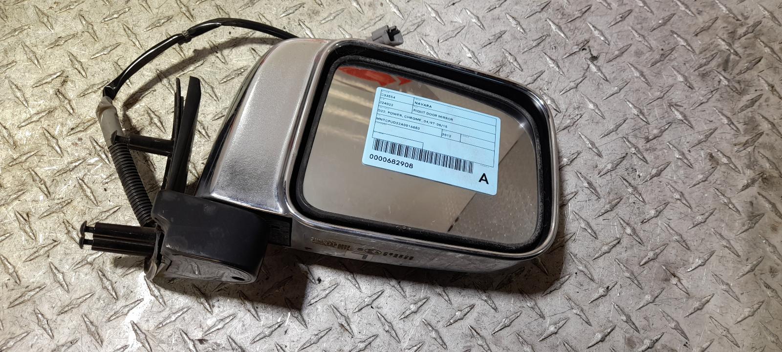 View Auto part Right Door Mirror Nissan Navara 2012