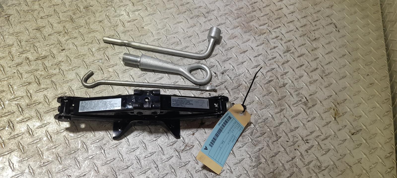 View Auto part Jack/Tool Kit Mitsubishi Lancer 2009