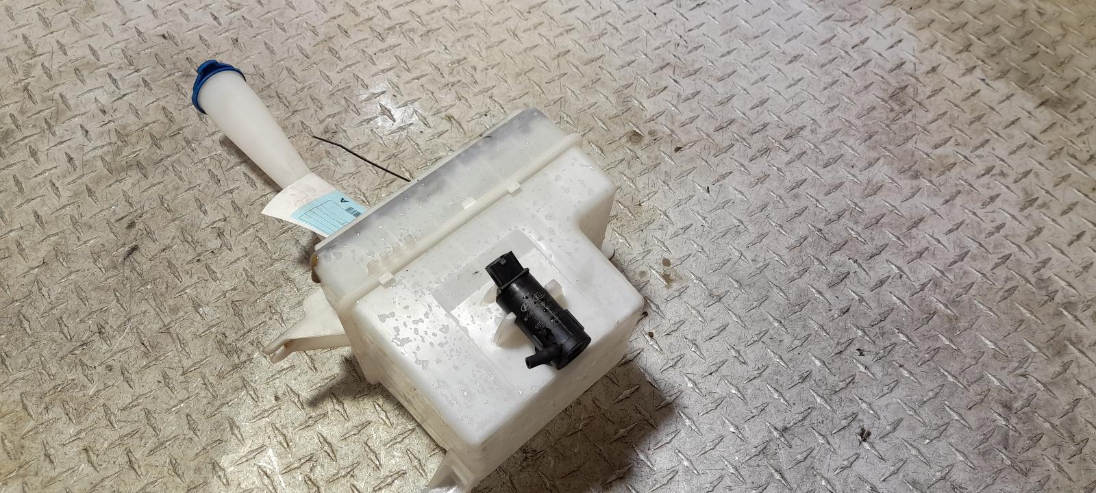 View Auto part Washer Bottle Hyundai Elantra 2009