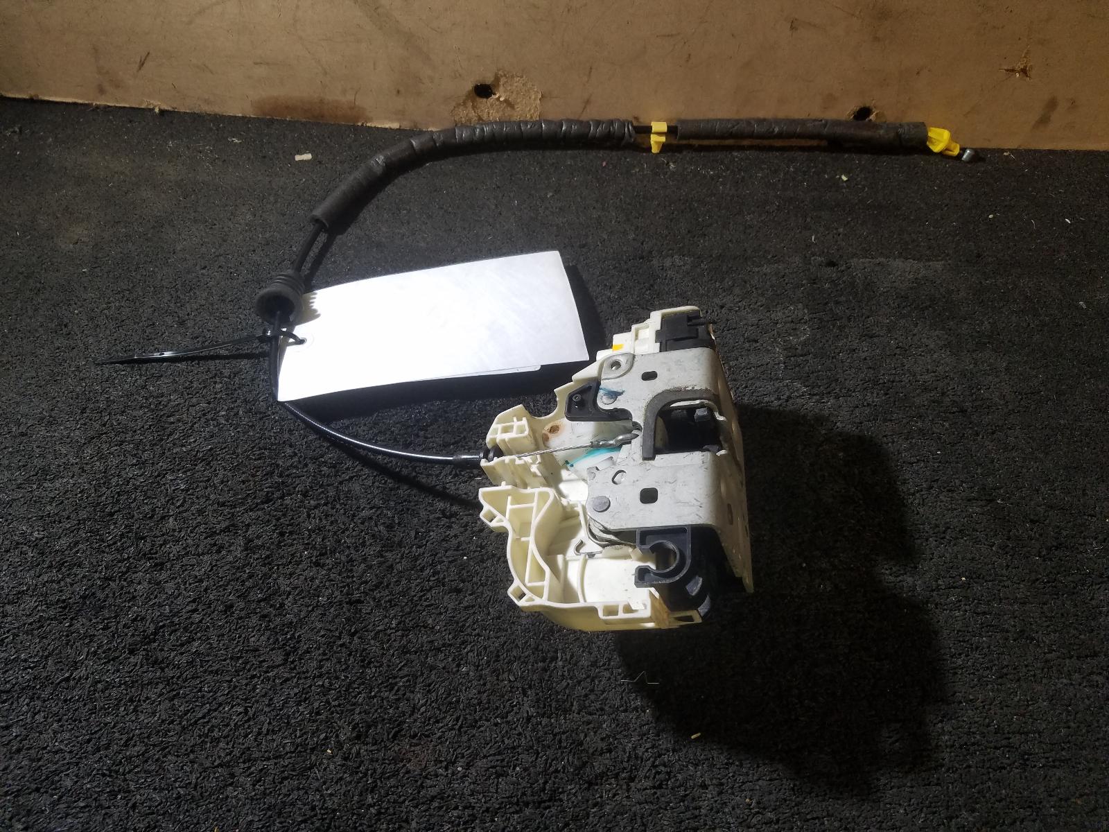 View Auto part Door/Boot/Gate Lock Jeep Grandcherokee 2011