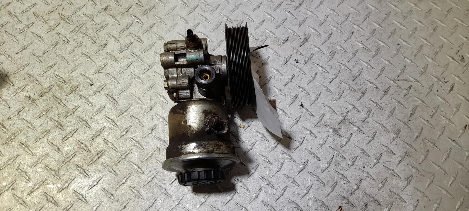 View Auto part Steering Pump Toyota Hilux 2015