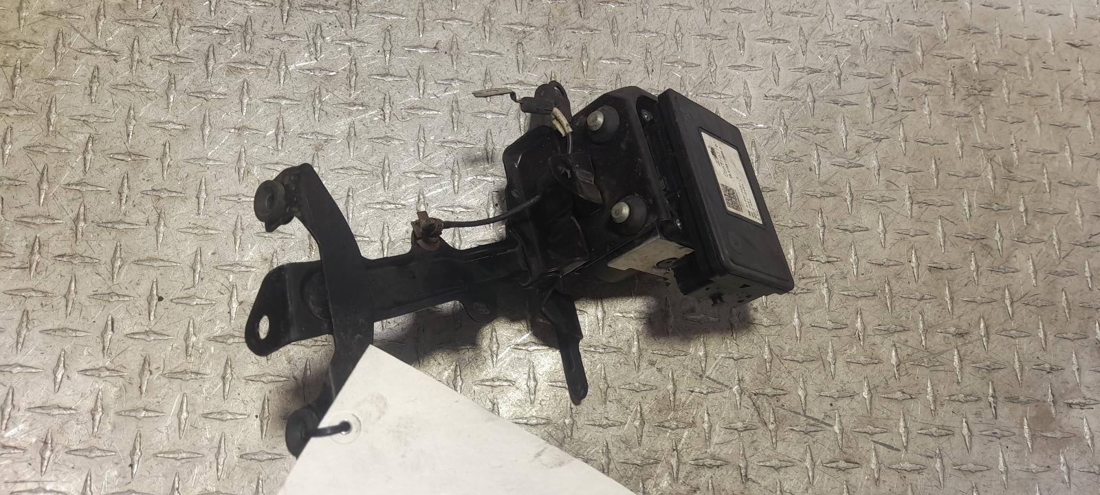 2014 Subaru Wrx Abs Pump/Modulator View Auto part Abs Pump/Modulator Subaru Wrx 2014