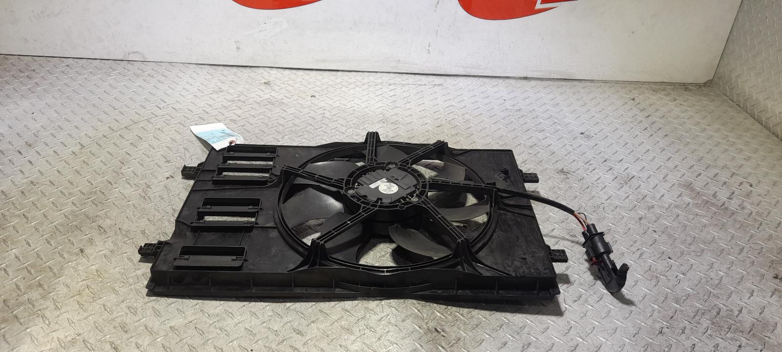 View Auto part Fan Volkswagen Golf 2013