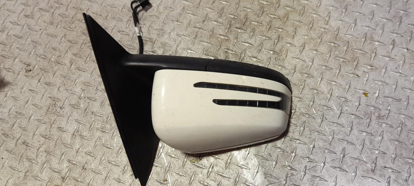 View Auto part Right Door Mirror Mercedes C Class 2009