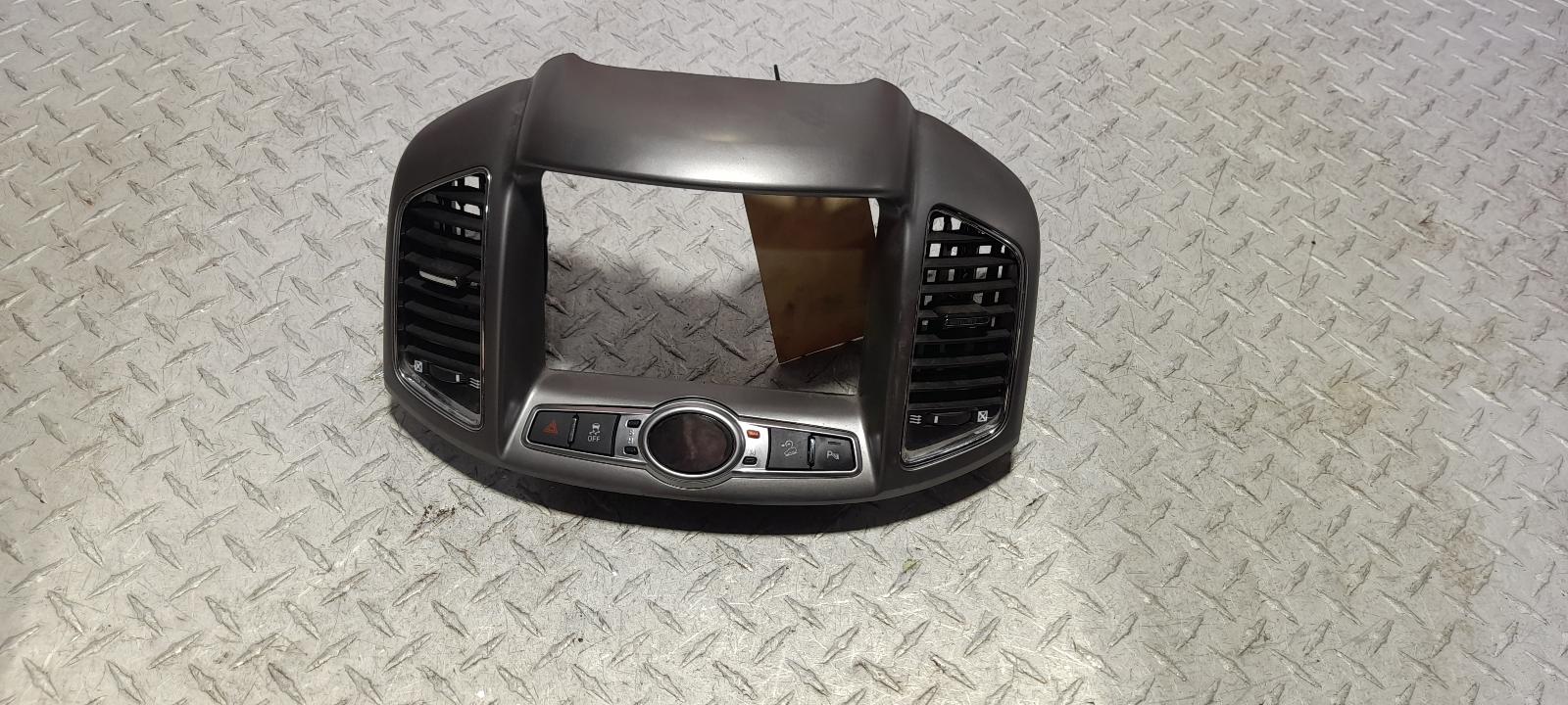 View Auto part Radio/Cd/Dvd/Sat/Tv Holden Captiva 2015