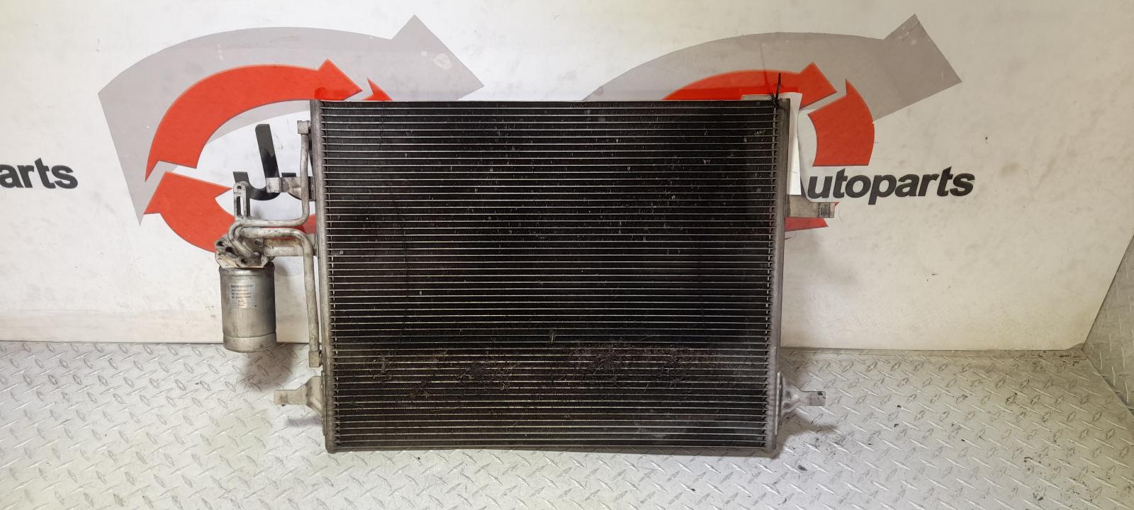 View Auto part A/C Condenser Volvo S60/v60 2013