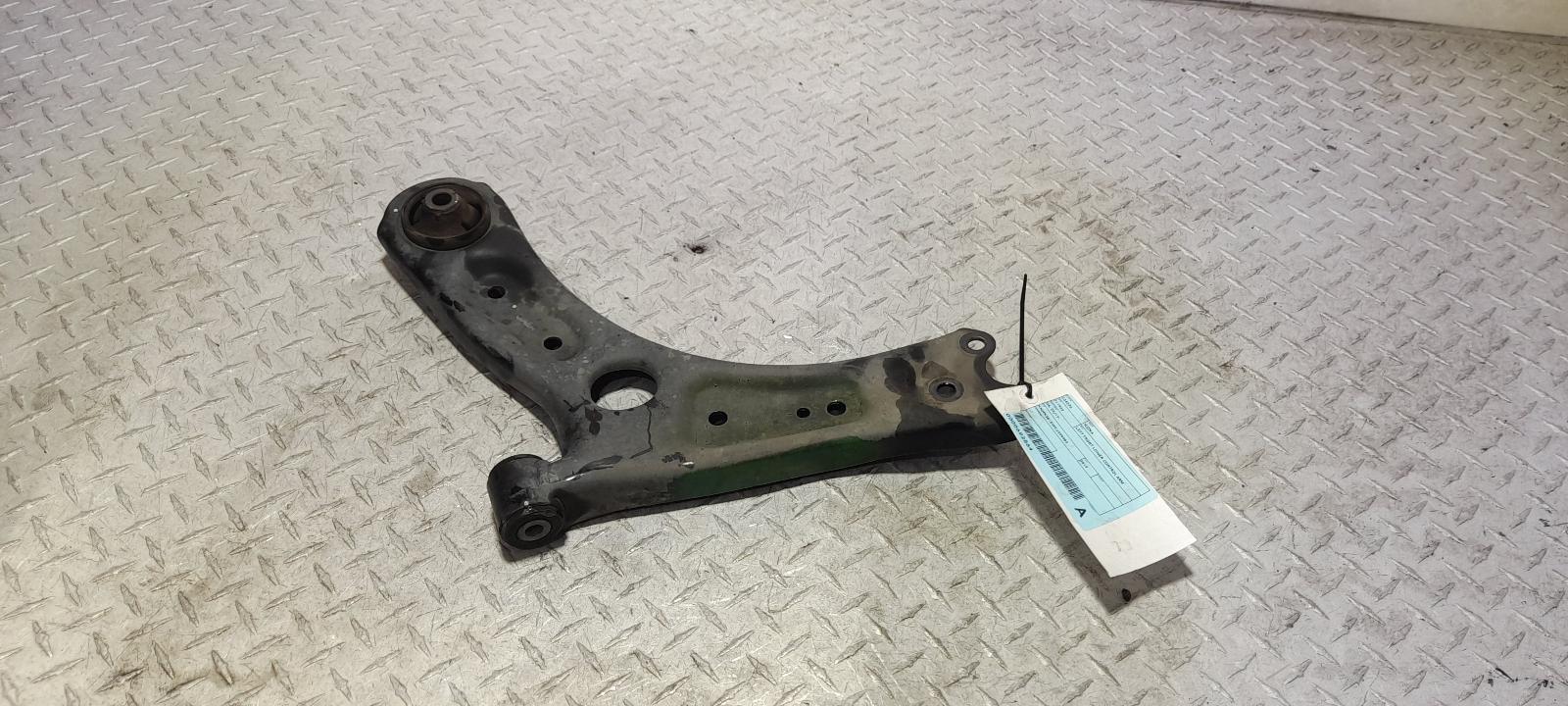 View Auto part Left Front Lower Control Arm Hyundai Kona 2019