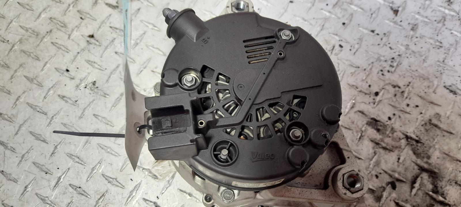 View Auto part Alternator Kia Sorento 2020