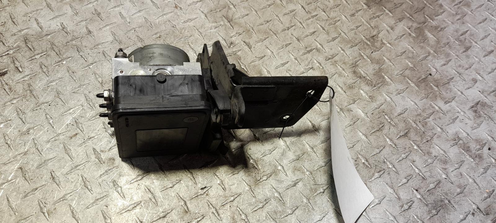 View Auto part Abs Pump/Modulator Audi A3 2015