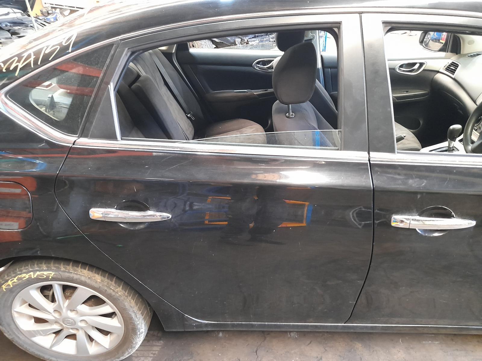 View Auto part Right Rear Door Sliding Nissan Pulsar 2013