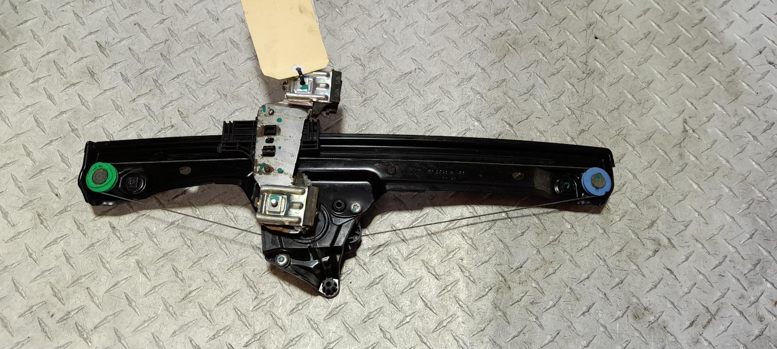 View Auto part Right Front Window Reg/Motor Ford Ecosport 2013