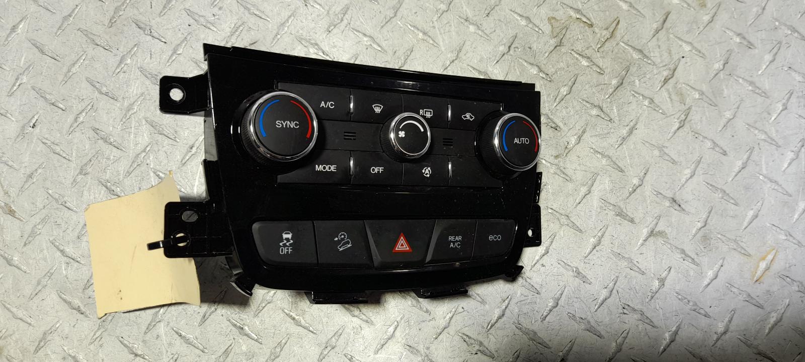 View Auto part Heater/Ac Controls Holden Captiva 2017