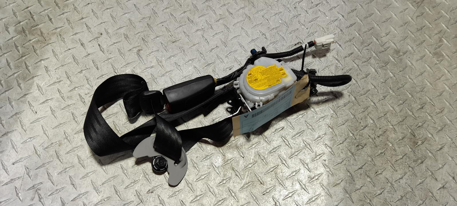 View Auto part Seatbelt/Stalk Hyundai I30 2014