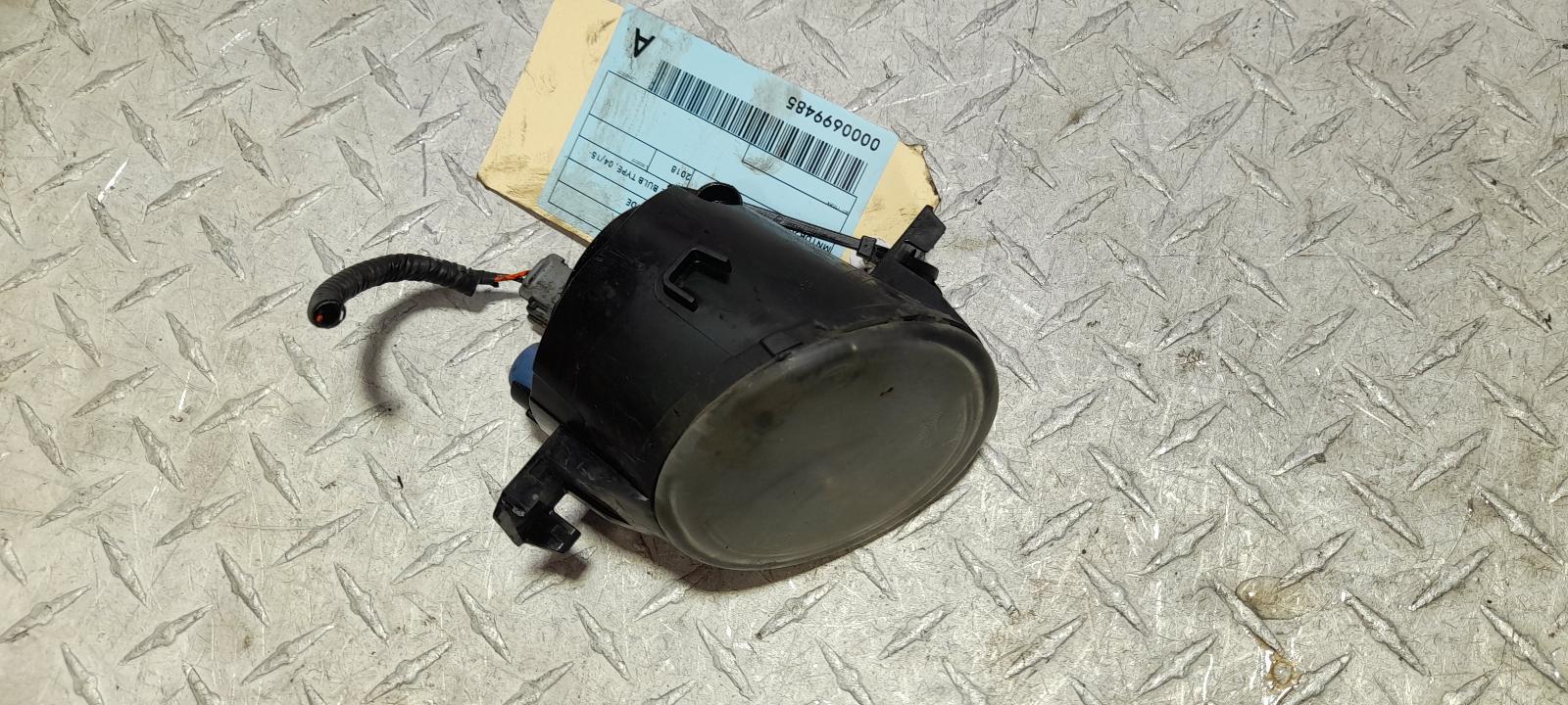 View Auto part Left Indicator/Fog/Side Nissan Navara 2018