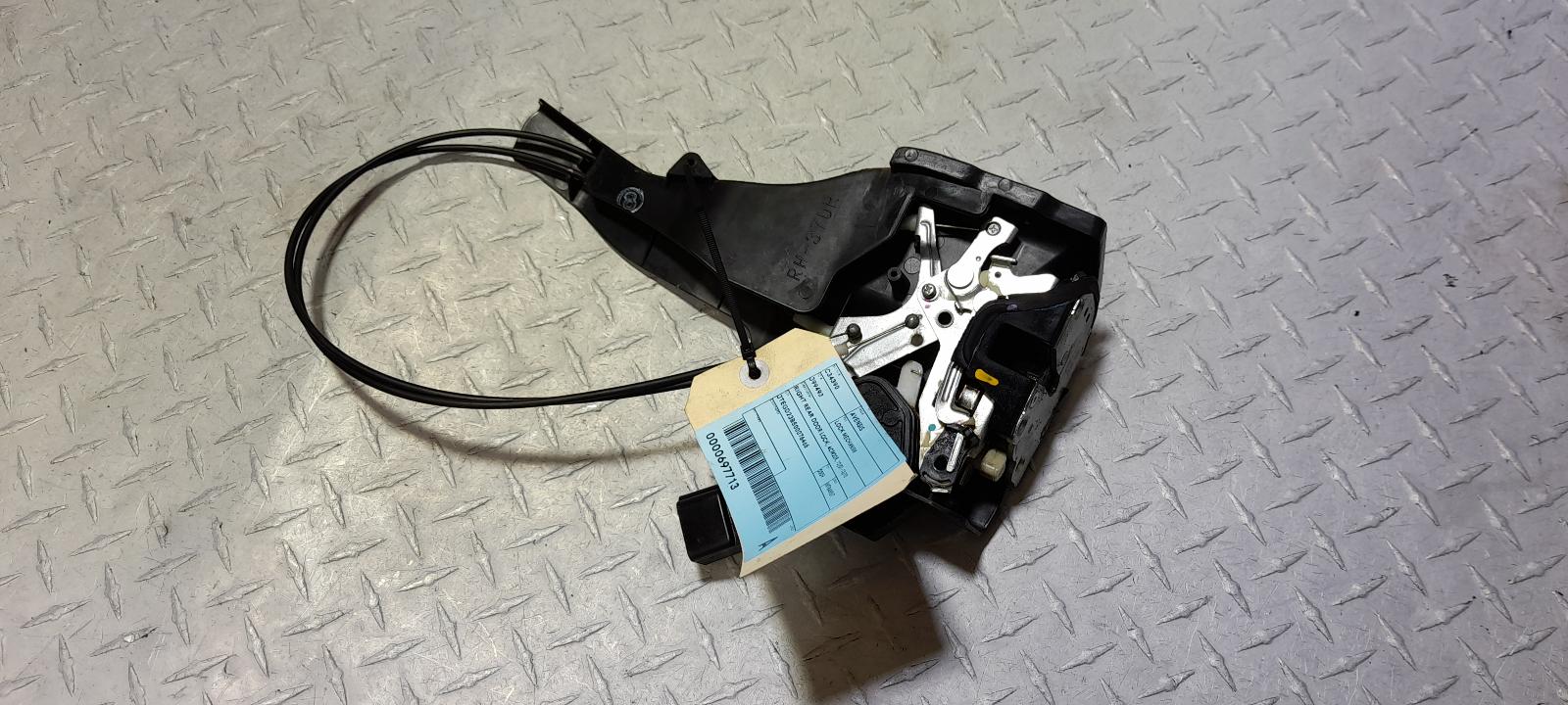 View Auto part Door/Boot/Gate Lock Toyota Avensis 2009